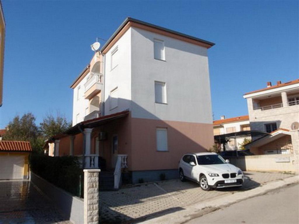 Burle Apartment With Free Private Parking Medulin Exterior foto